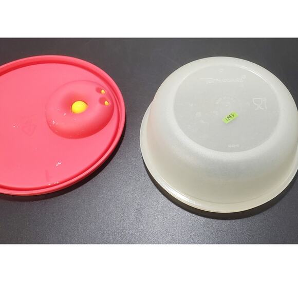 Vintage Tupperware Microwave Safe Vent N Serve Container & Red Lid - Picture 4 of 4